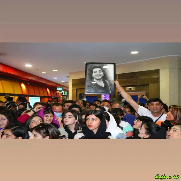 دانلود ریمیکس بیا از خودت بگو تنهایی چیا گذشت  و اصلی فرزاد فرزین